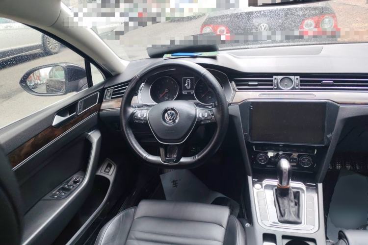 Used Volkswagen Magotan 2019 380TSI DSG Luxury Model China V Standard Steering Wheel