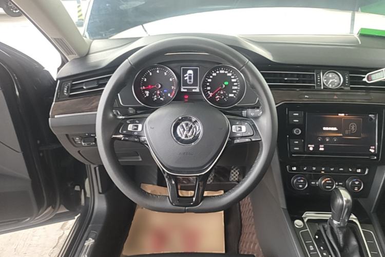 Used Volkswagen Magotan 2019 380TSI DSG Luxury Version China VI Standard Steering Wheel