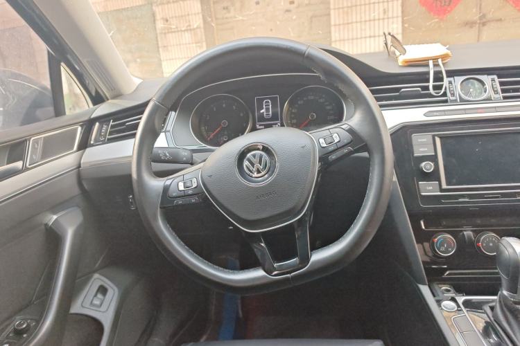 Used Volkswagen Magotan 2019 280TSI DSG Leading Model China V Standard Steering Wheel