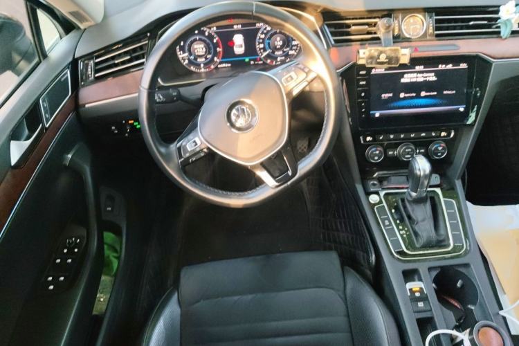 Used Volkswagen Magotan 2019 380TSI DSG Prestige Model China V Standard Steering Wheel