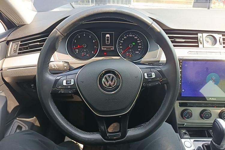 Used Volkswagen Magotan 2019 280TSI DSG Comfort Model China V Standard Steering Wheel