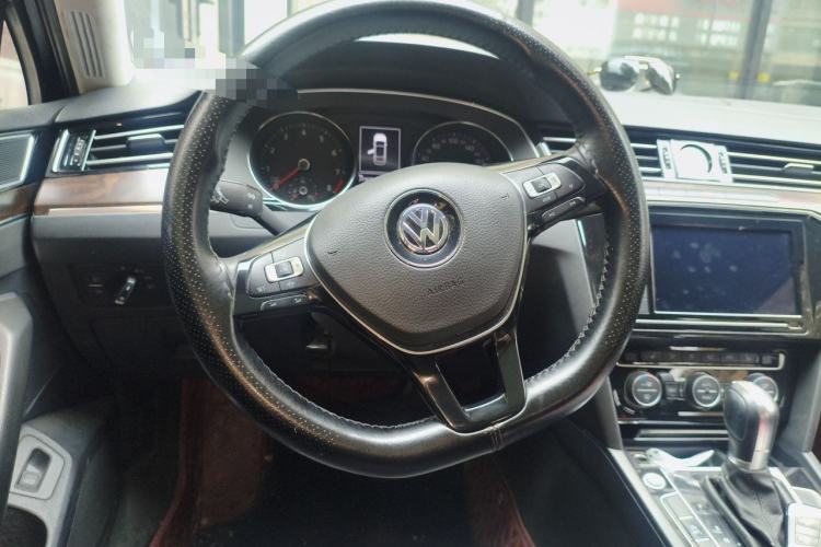 Used Volkswagen Magotan 2019 330TSI DSG Leading Model China VI Standard Steering Wheel