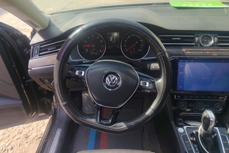 Used Volkswagen Magotan 2019 330TSI DSG Luxury Version China VI Standard Steering Wheel