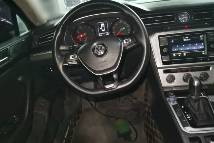 Used Volkswagen Magotan 2019 280TSI DSG Comfort Model China V Standard Steering Wheel