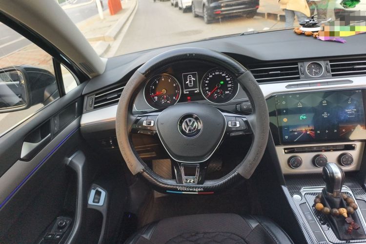 Used Volkswagen Magotan 2019 280TSI DSG Comfort Model China V Standard Steering Wheel