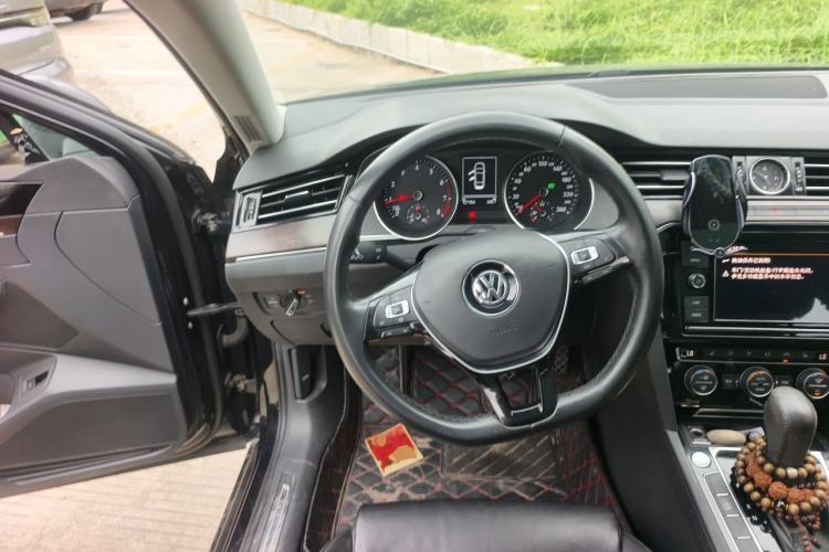 Used Volkswagen Magotan 2019 330TSI DSG Luxury Version China VI Standard Steering Wheel