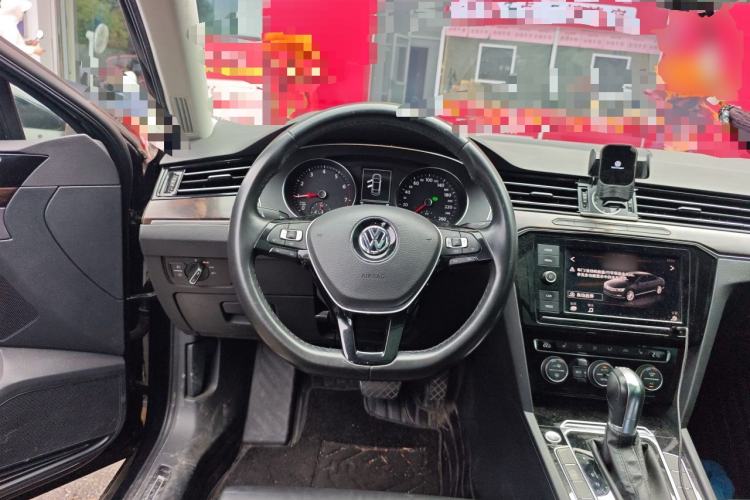 Used Volkswagen Magotan 2019 330TSI DSG Luxury Version China VI Standard Steering Wheel