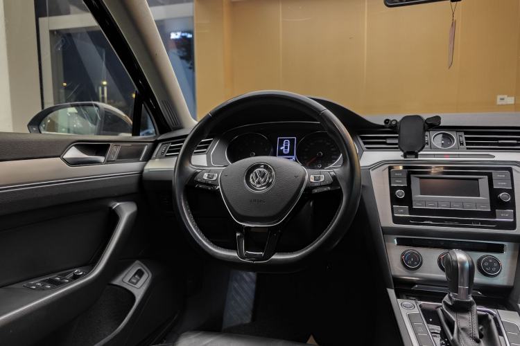 Used Volkswagen Magotan 2019 280TSI DSG Comfort Model China VI Standard Steering Wheel
