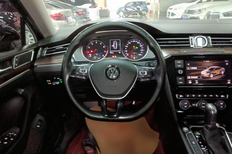 Used Volkswagen Magotan 2019 330TSI DSG Luxury Version China VI Standard Steering Wheel