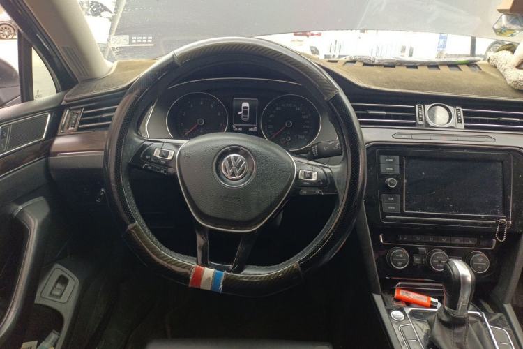 Used Volkswagen Magotan 2019 330TSI DSG Luxury Model China V Standard Steering Wheel
