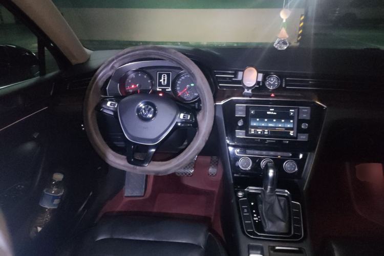 Used Volkswagen Magotan 2019 330TSI DSG Leading Model China VI Standard Steering Wheel