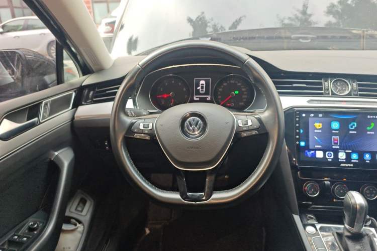 Used Volkswagen Magotan 2019 280TSI DSG Leading Model China V Standard Steering Wheel
