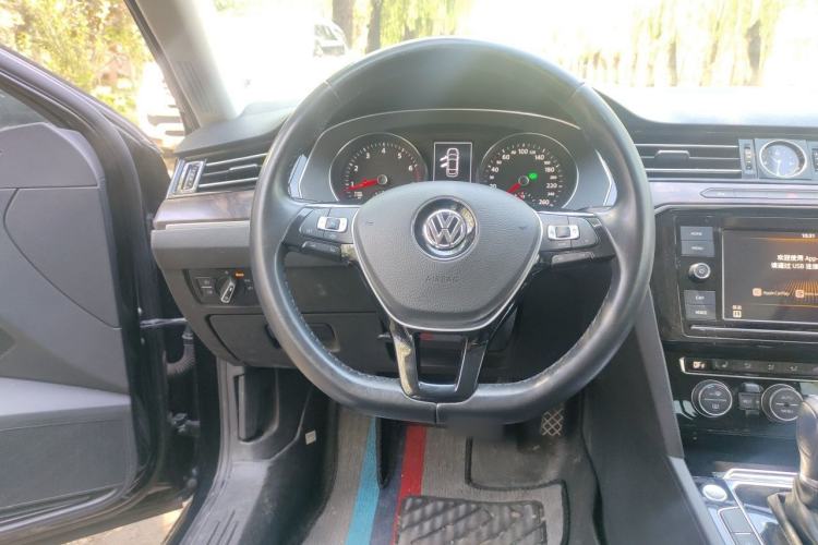 Used Volkswagen Magotan 2019 330TSI DSG Luxury Model China V Standard Steering Wheel