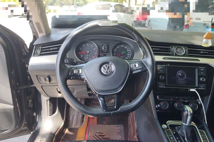 Used Volkswagen Magotan 2019 330TSI DSG Leading Edition China V Standard Steering Wheel