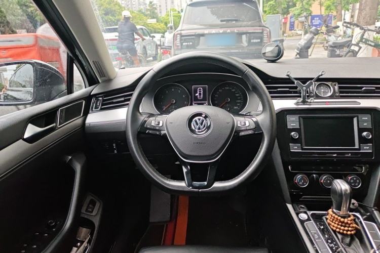 Used Volkswagen Magotan 2019 280TSI DSG Leading Model China VI Standard Steering Wheel