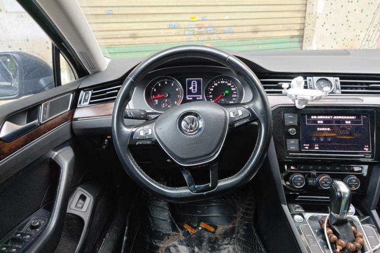 Used Volkswagen Magotan 2019 330TSI DSG Luxury Version China VI Standard Steering Wheel