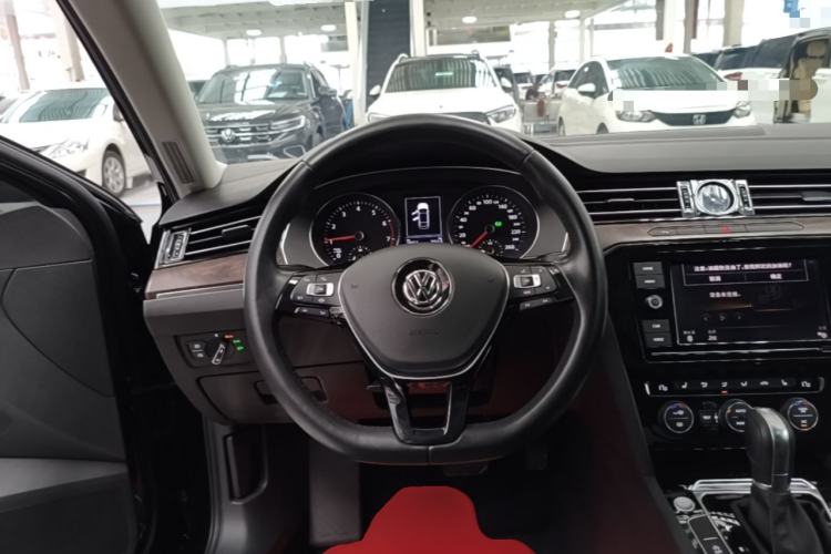 Used Volkswagen Magotan 2019 330TSI DSG Luxury Model China V Standard Steering Wheel