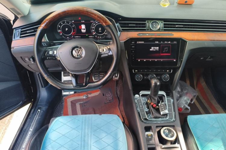 Used Volkswagen Magotan 2019 380TSI DSG Prestige Model China VI Standard Steering Wheel