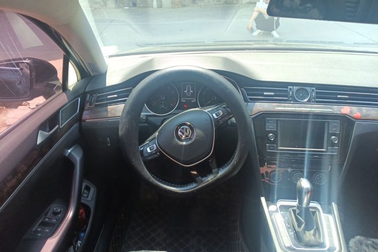 Used Volkswagen Magotan 2019 330TSI DSG Leading Model China VI Standard Steering Wheel