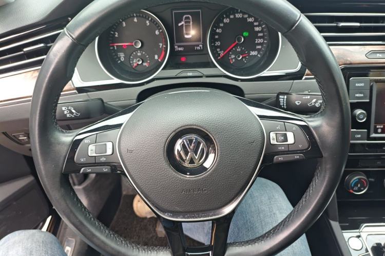 Used Volkswagen Magotan 2019 330TSI DSG Leading Model China VI Standard Steering Wheel