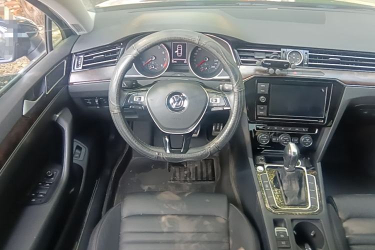 Used Volkswagen Magotan 2019 330TSI DSG Luxury Version China VI Standard Steering Wheel