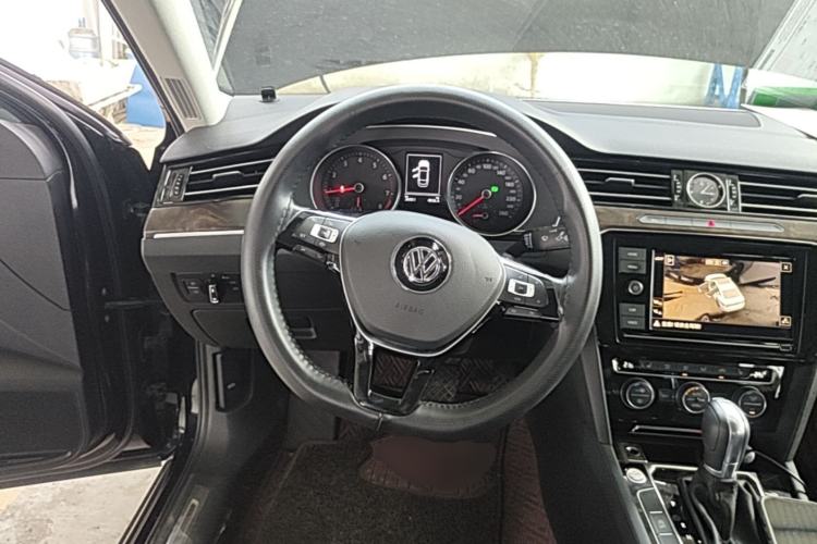 Used Volkswagen Magotan 2019 330TSI DSG Luxury Version China VI Standard Steering Wheel