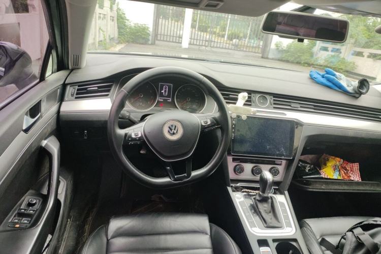Used Volkswagen Magotan 2019 280TSI DSG Comfort Model China VI Standard Steering Wheel