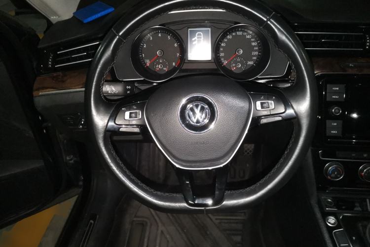 Used Volkswagen Magotan 2019 330TSI DSG Leading Model China VI Standard Steering Wheel