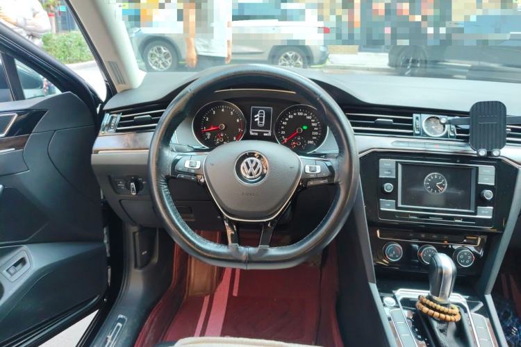 Used Volkswagen Magotan 2019 330TSI DSG Leading Model China VI Standard Steering Wheel