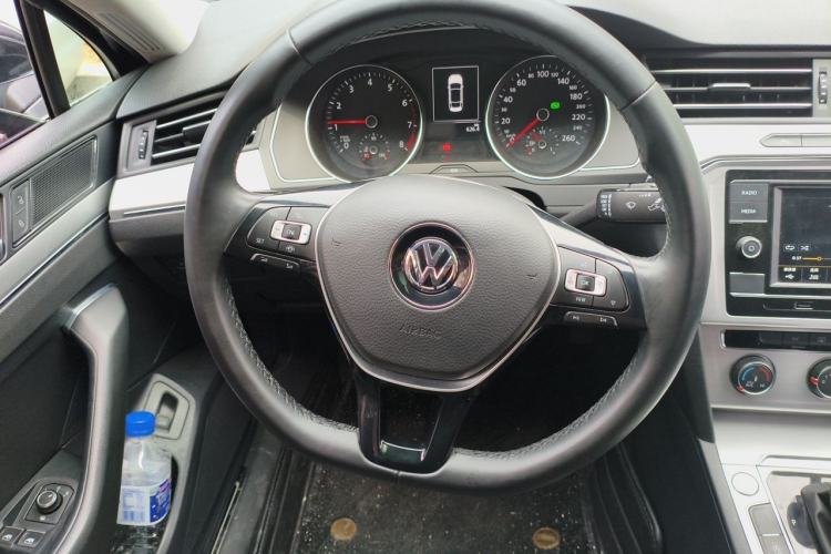 Used Volkswagen Magotan 2019 280TSI DSG Comfort Model China V Standard Steering Wheel
