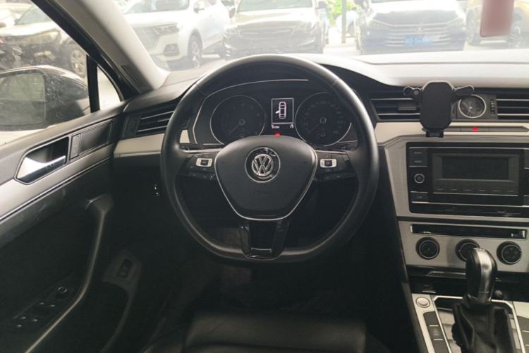 Used Volkswagen Magotan 2019 280TSI DSG Comfort Model China VI Standard Steering Wheel