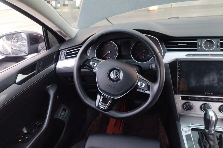 Used Volkswagen Magotan 2019 280TSI DSG Comfort Model China V Standard Steering Wheel