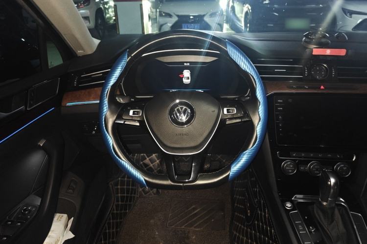 Used Volkswagen Magotan 2019 330TSI DSG Luxury Model China V Standard Steering Wheel