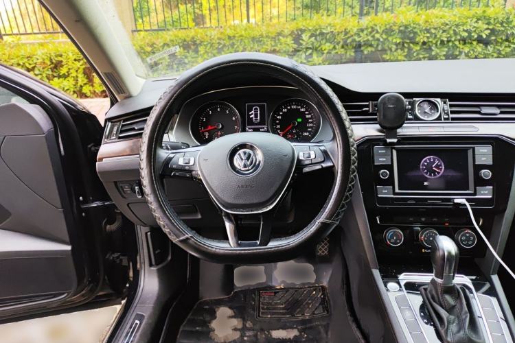 Used Volkswagen Magotan 2019 330TSI DSG Leading Model China VI Standard Steering Wheel
