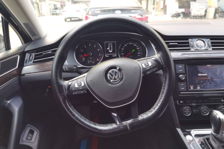 Used Volkswagen Magotan 2019 330TSI DSG Luxury Version China VI Standard Steering Wheel