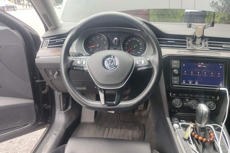 Used Volkswagen Magotan 2019 380TSI DSG Luxury Model China V Standard Steering Wheel