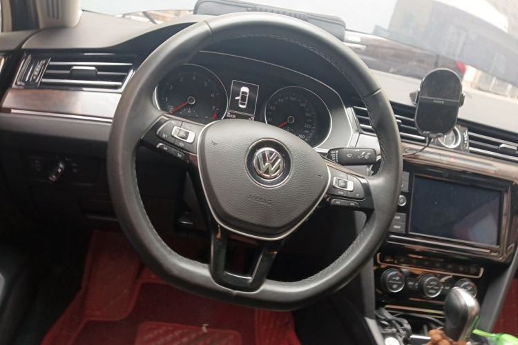 Used Volkswagen Magotan 2019 330TSI DSG Luxury Model China V Standard Steering Wheel