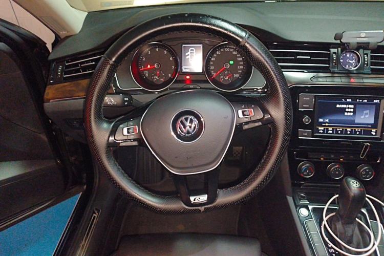 Used Volkswagen Magotan 2019 330TSI DSG Leading Model China VI Standard Steering Wheel