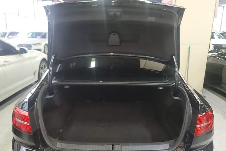 Used Volkswagen Magotan 2019 330TSI DSG Leading Edition China V Standard Trunk