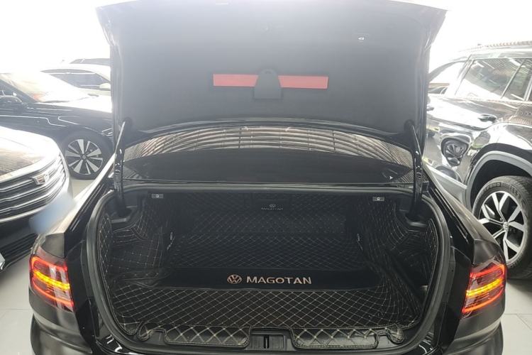 Used Volkswagen Magotan 2019 330TSI DSG Luxury Model China V Standard Trunk