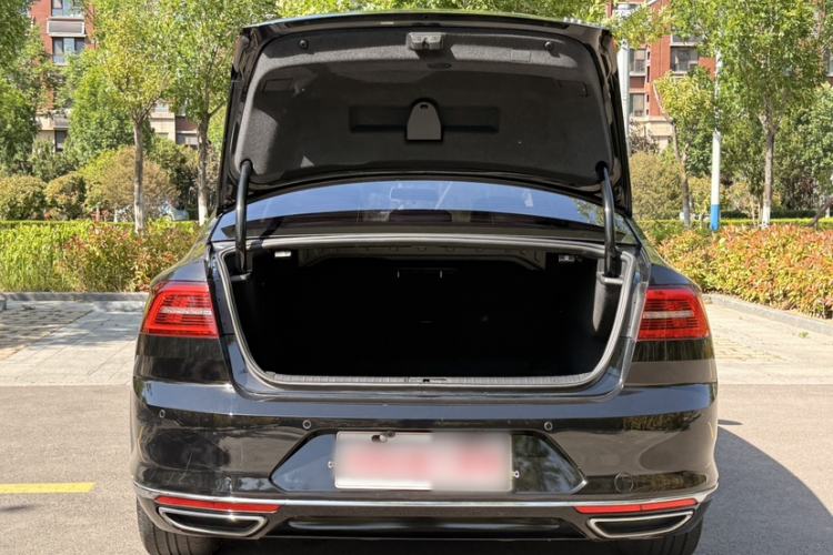 Used Volkswagen Magotan 2019 330TSI DSG Leading Model China VI Standard Trunk