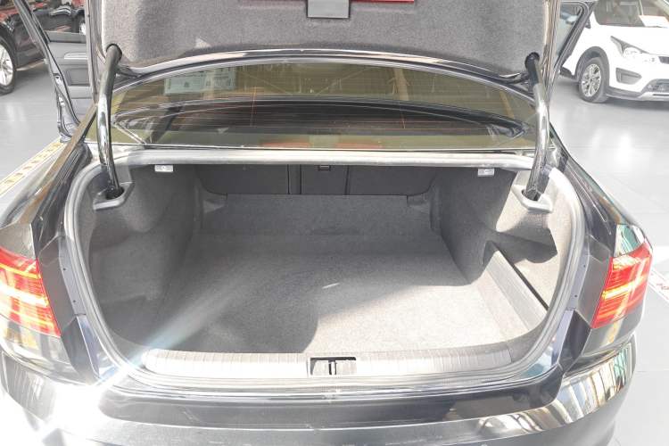 Used Volkswagen Magotan 2019 330TSI DSG Luxury Version China VI Standard Trunk