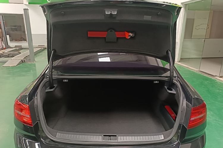Used Volkswagen Magotan 2019 330TSI DSG Leading Edition China V Standard Trunk