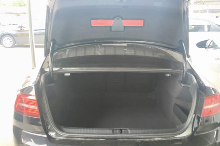 Used Volkswagen Magotan 2019 330TSI DSG Leading Model China VI Standard Trunk