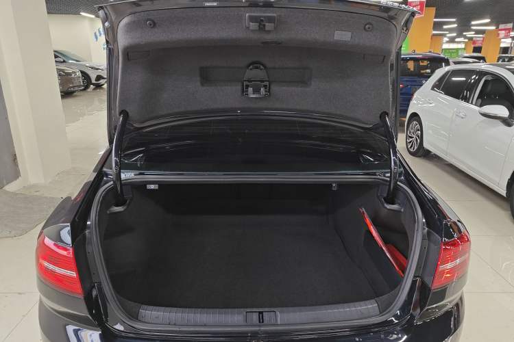 Used Volkswagen Magotan 2019 330TSI DSG Luxury Model China V Standard Trunk