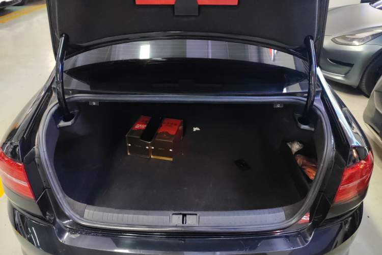Used Volkswagen Magotan 2019 330TSI DSG Leading Model China VI Standard Trunk