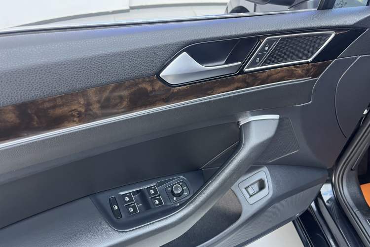 Used Volkswagen Magotan 2019 330TSI DSG Luxury Version China VI Standard Trunk