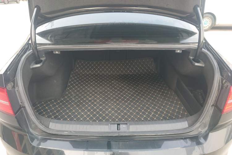 Used Volkswagen Magotan 2019 330TSI DSG Leading Model China VI Standard Trunk
