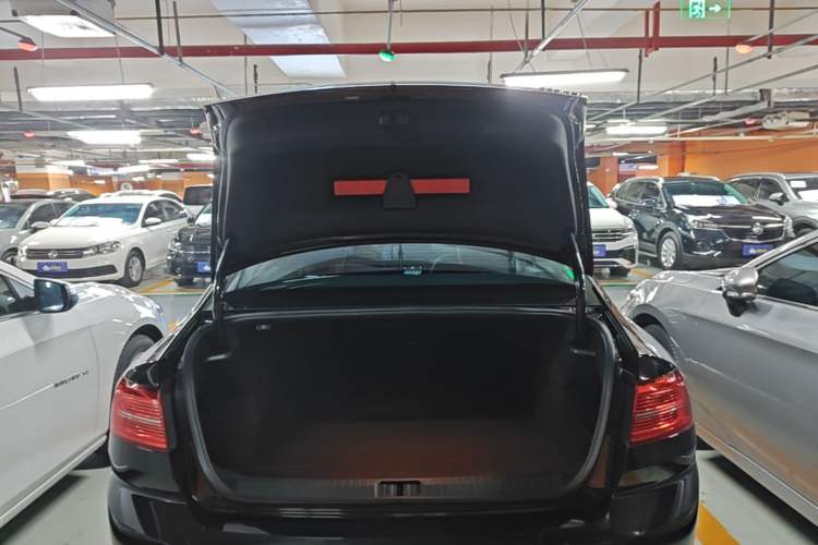 Used Volkswagen Magotan 2019 330TSI DSG Leading Edition China V Standard Trunk