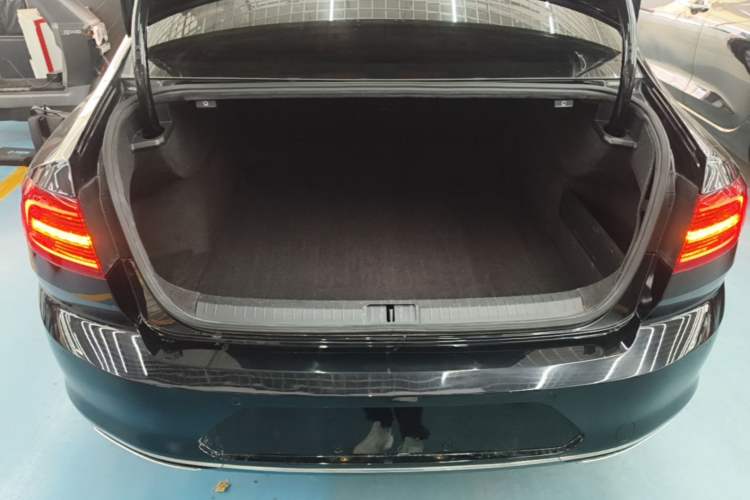 Used Volkswagen Magotan 2019 330TSI DSG Luxury Version China VI Standard Trunk